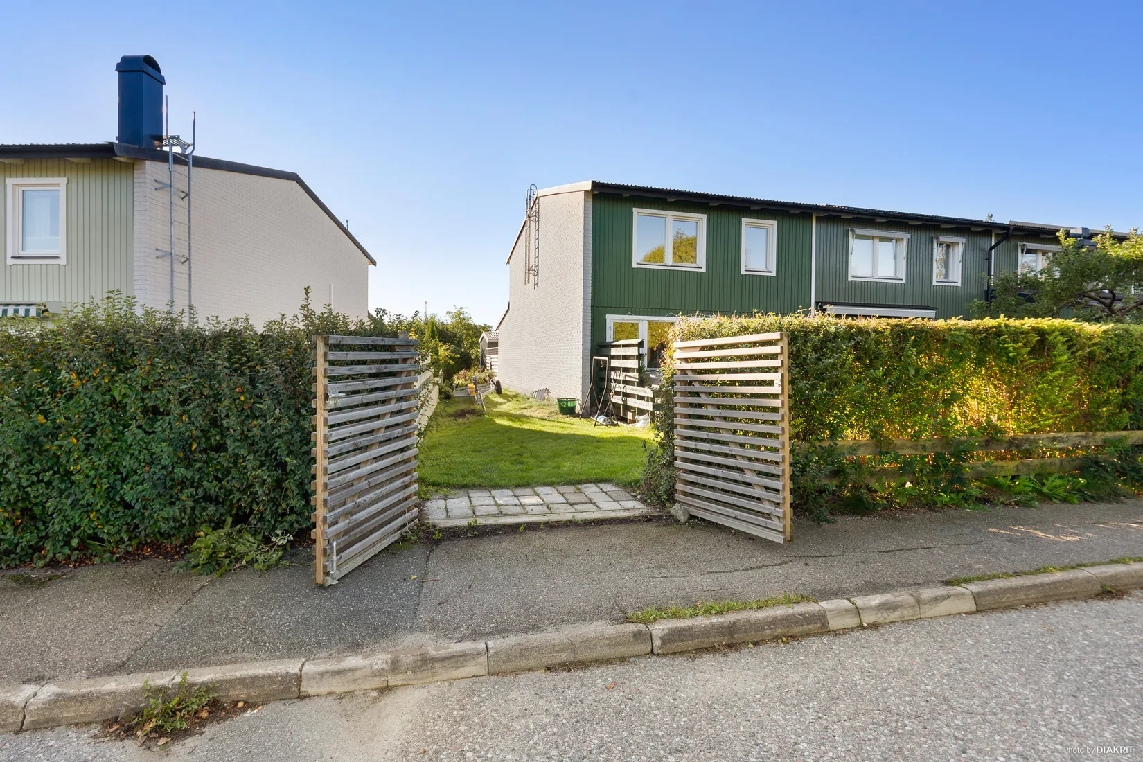 Radhus, Enbacken 17, Skarpäng, Täby