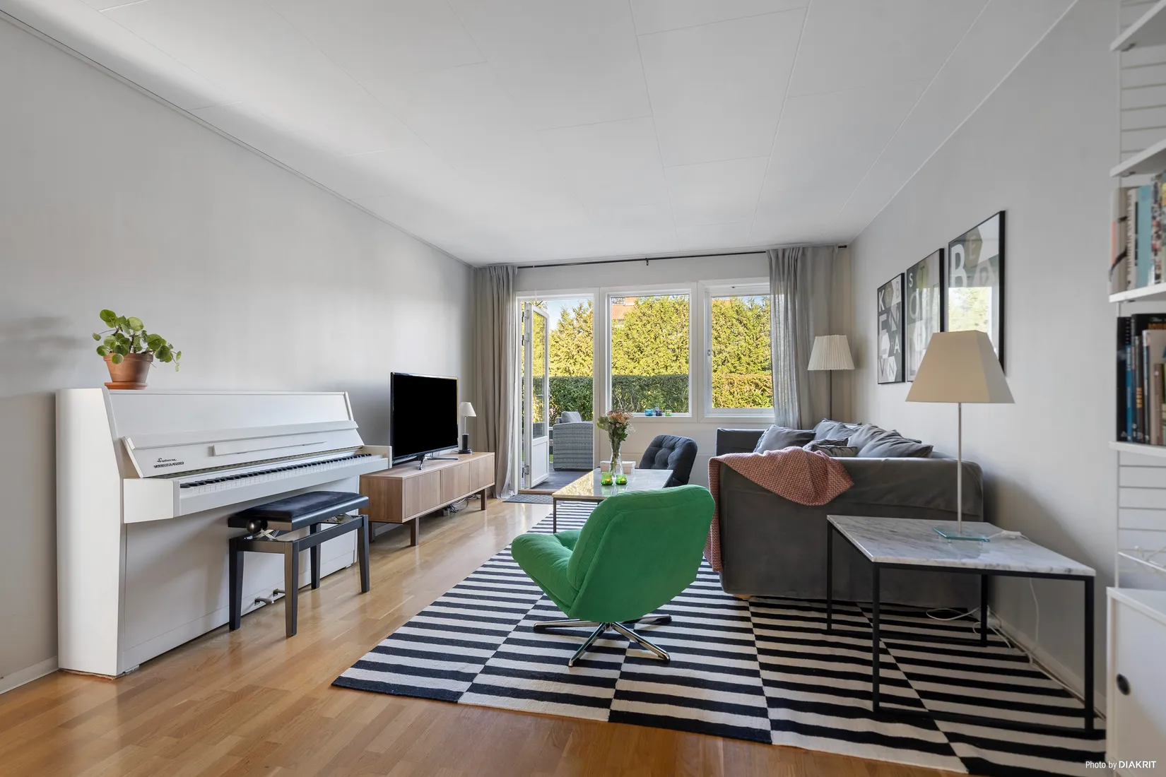 Radhus, Enbacken 17, Skarpäng, Täby