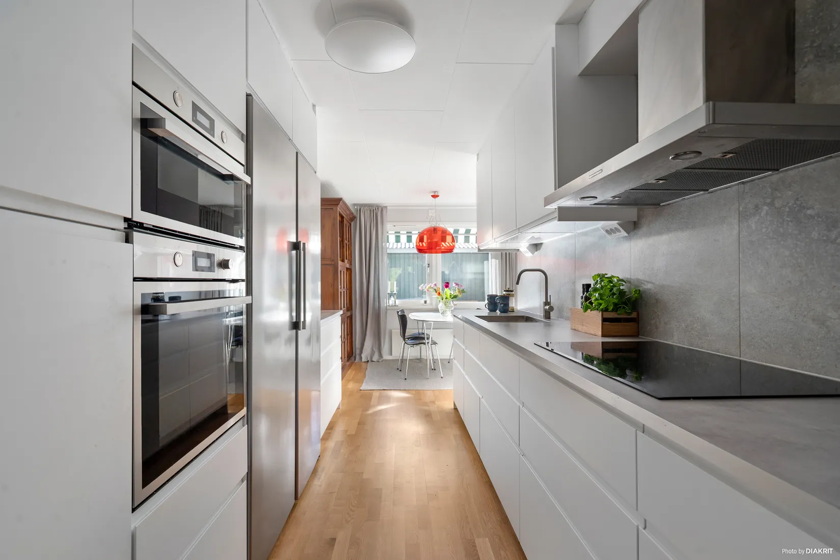 Radhus, Enbacken 17, Skarpäng, Täby