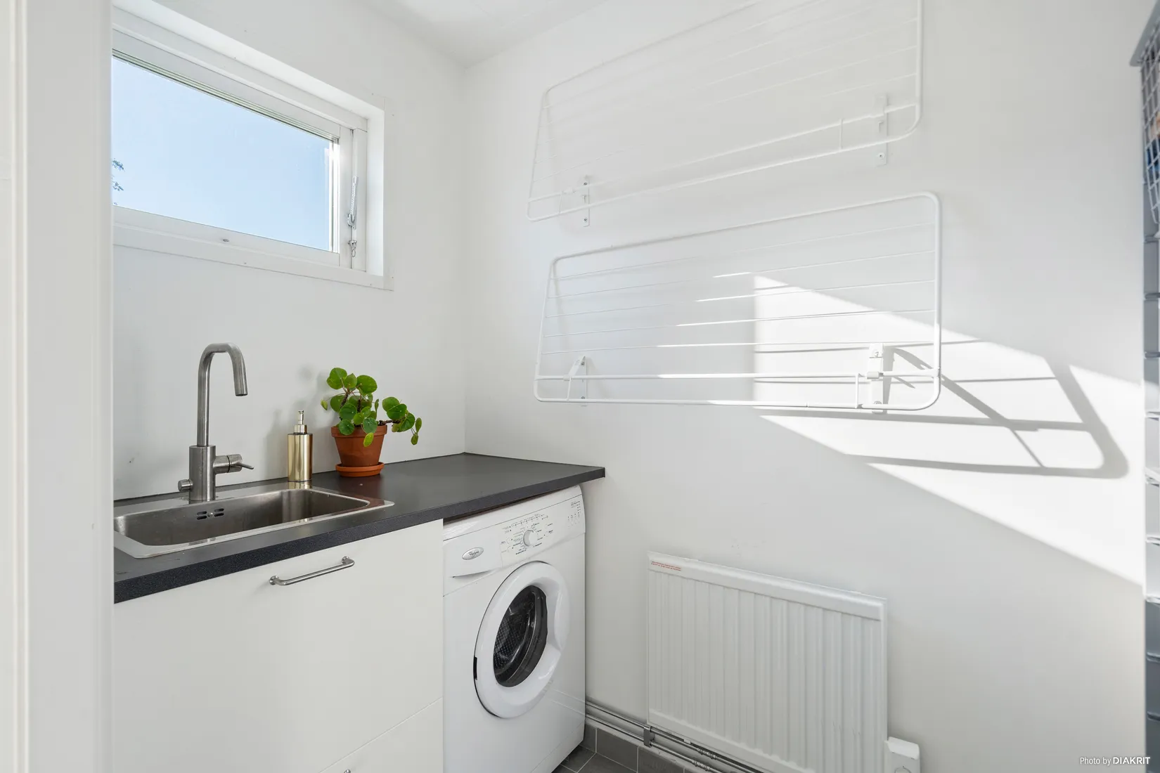 Radhus, Enbacken 17, Skarpäng, Täby