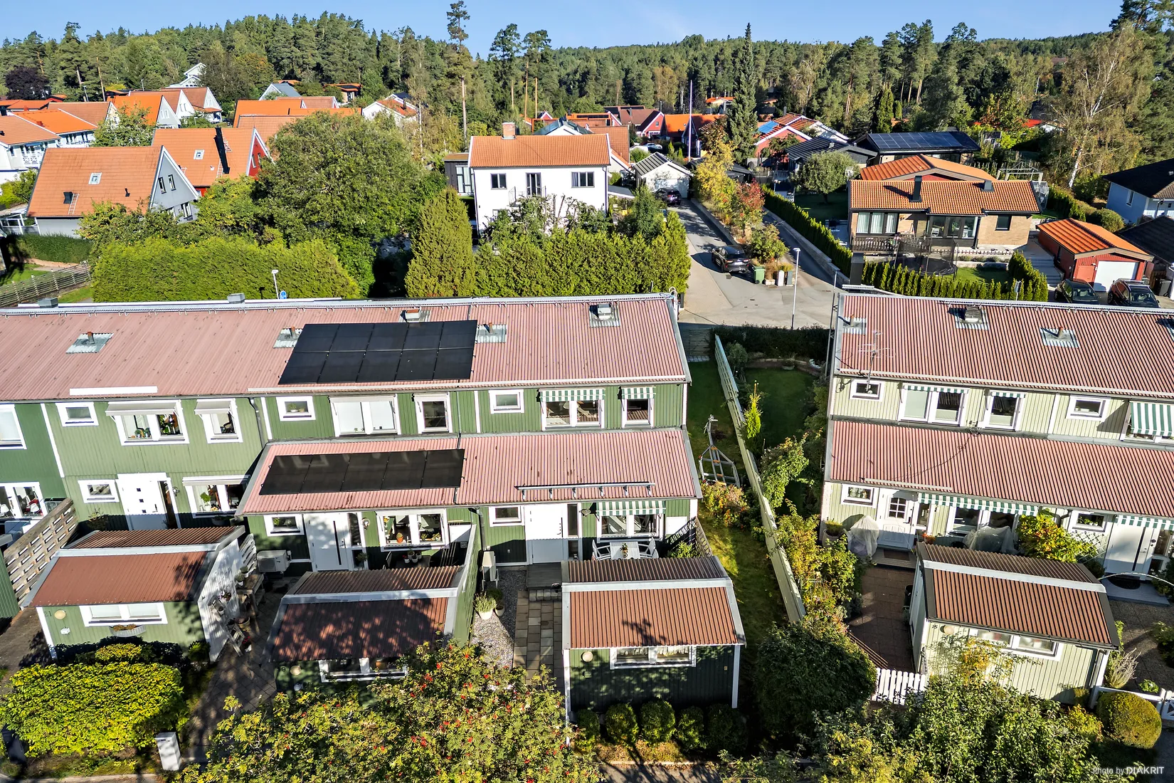 Radhus, Enbacken 17, Skarpäng, Täby