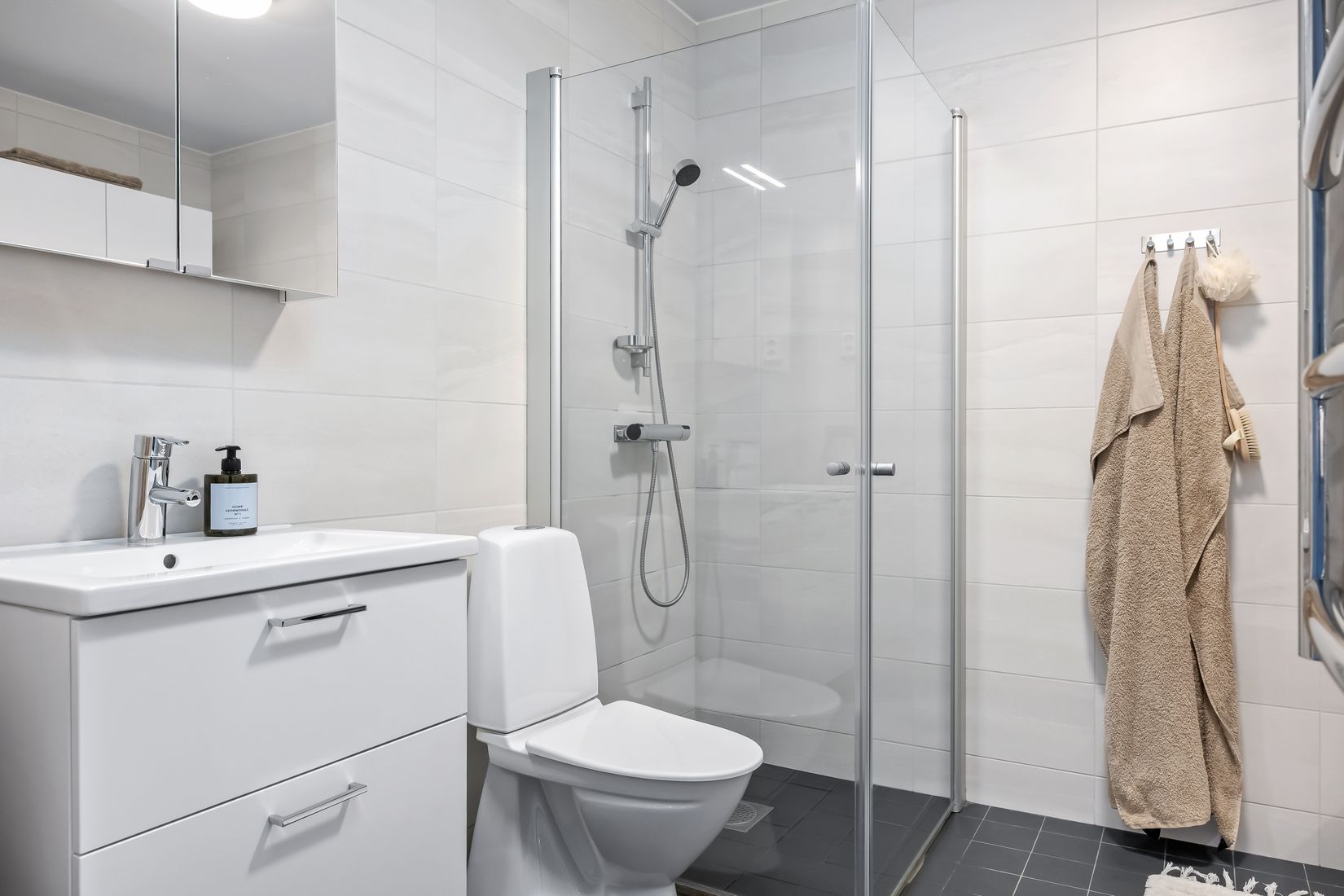 Radhus, Stensötavägen 50B, Svärtinge - Skogsbacke, Norrköping