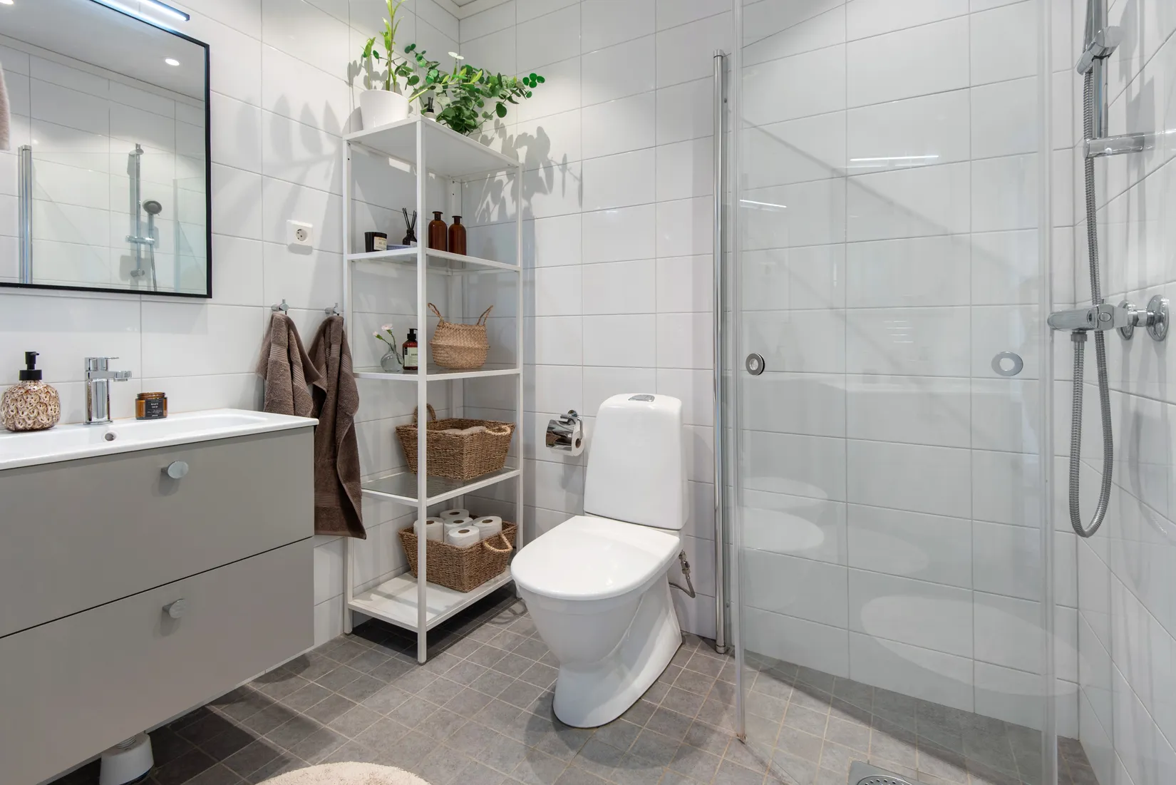 Radhus, Plåtslagarvägen 4, Mörtnäs, Värmdö
