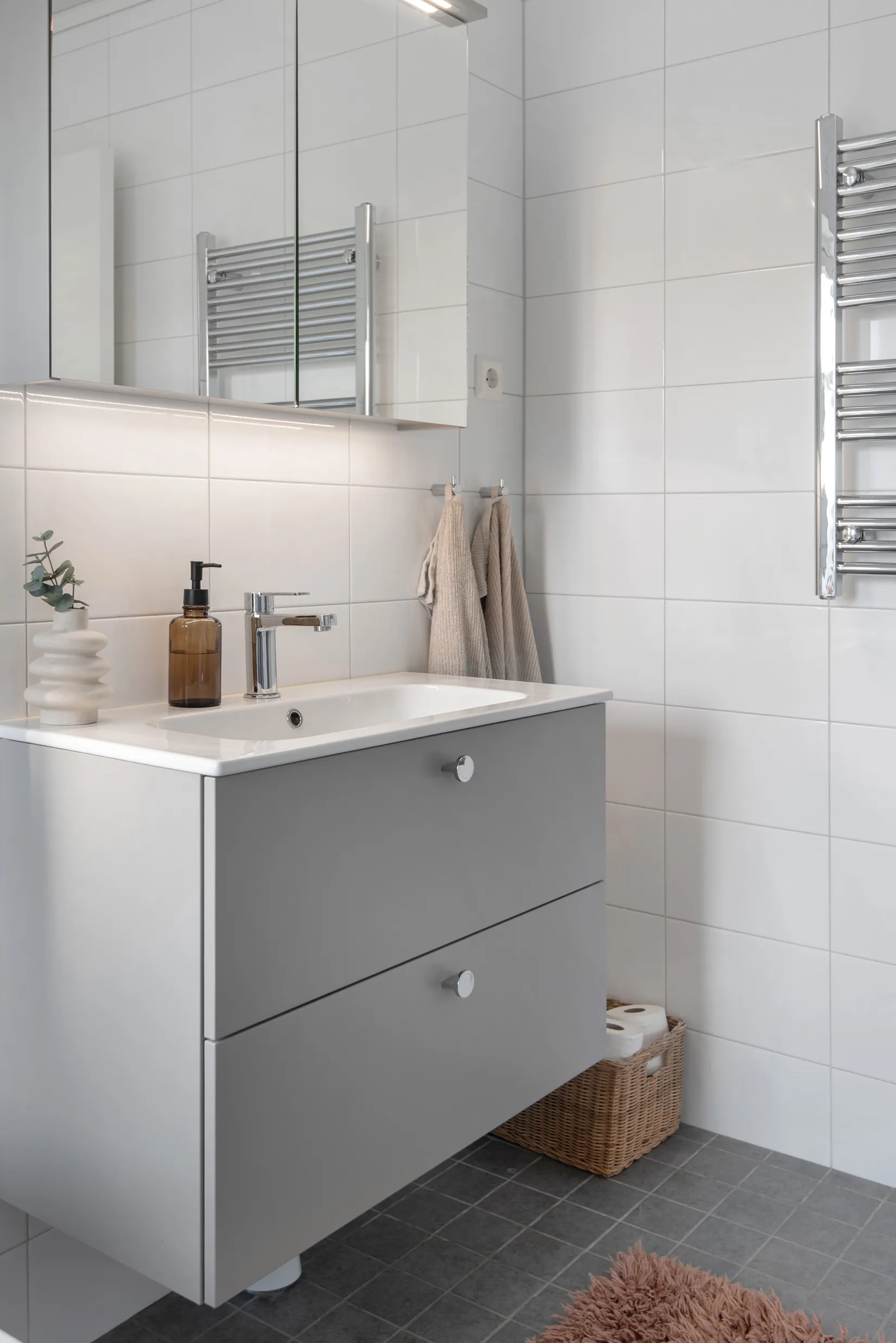Radhus, Plåtslagarvägen 4, Mörtnäs, Värmdö