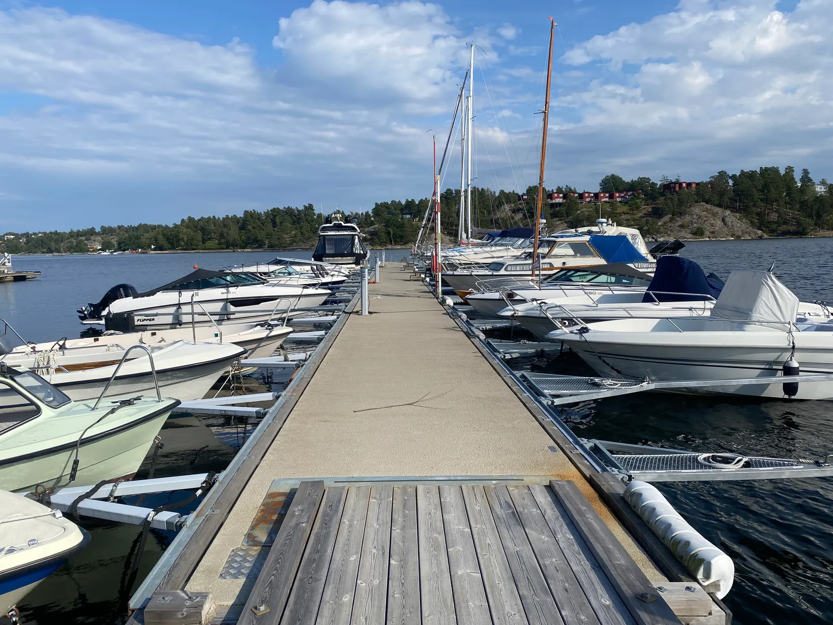 Radhus, Plåtslagarvägen 4, Mörtnäs, Värmdö