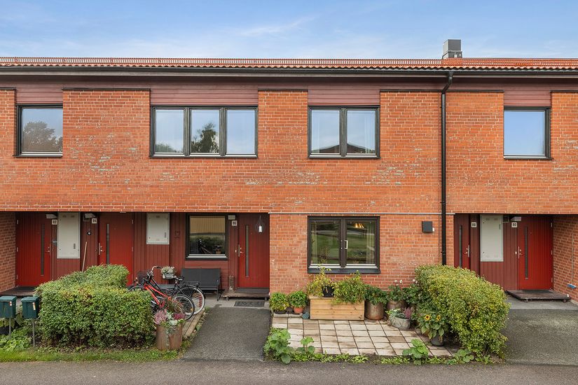 Radhus, Vangsbyvägen 86, Vänge, Uppsala