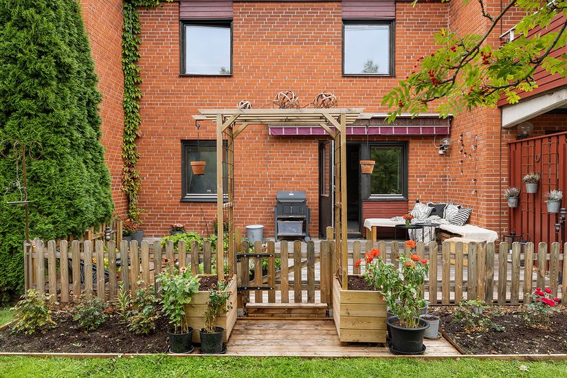 Radhus, Vangsbyvägen 86, Vänge, Uppsala