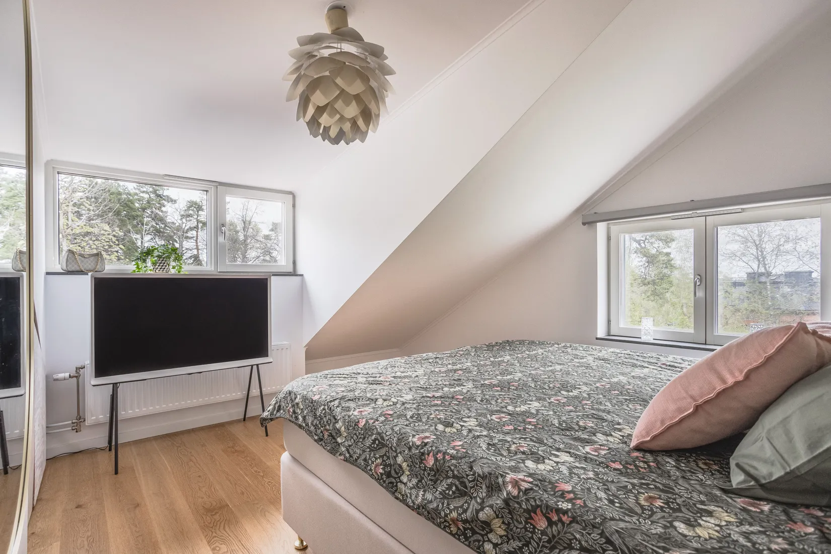 Bostadsrätt, Radhus, Rådans gårdsväg 60, Silverdal, Sollentuna