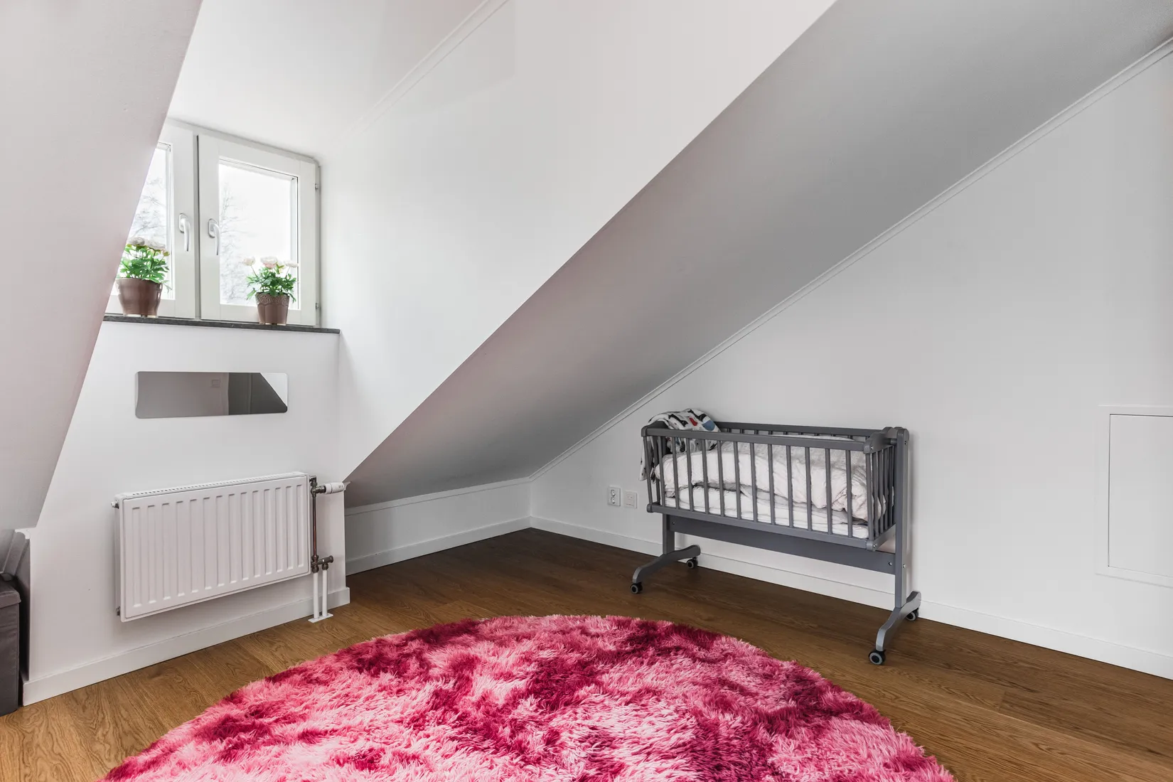 Bostadsrätt, Radhus, Rådans gårdsväg 60, Silverdal, Sollentuna