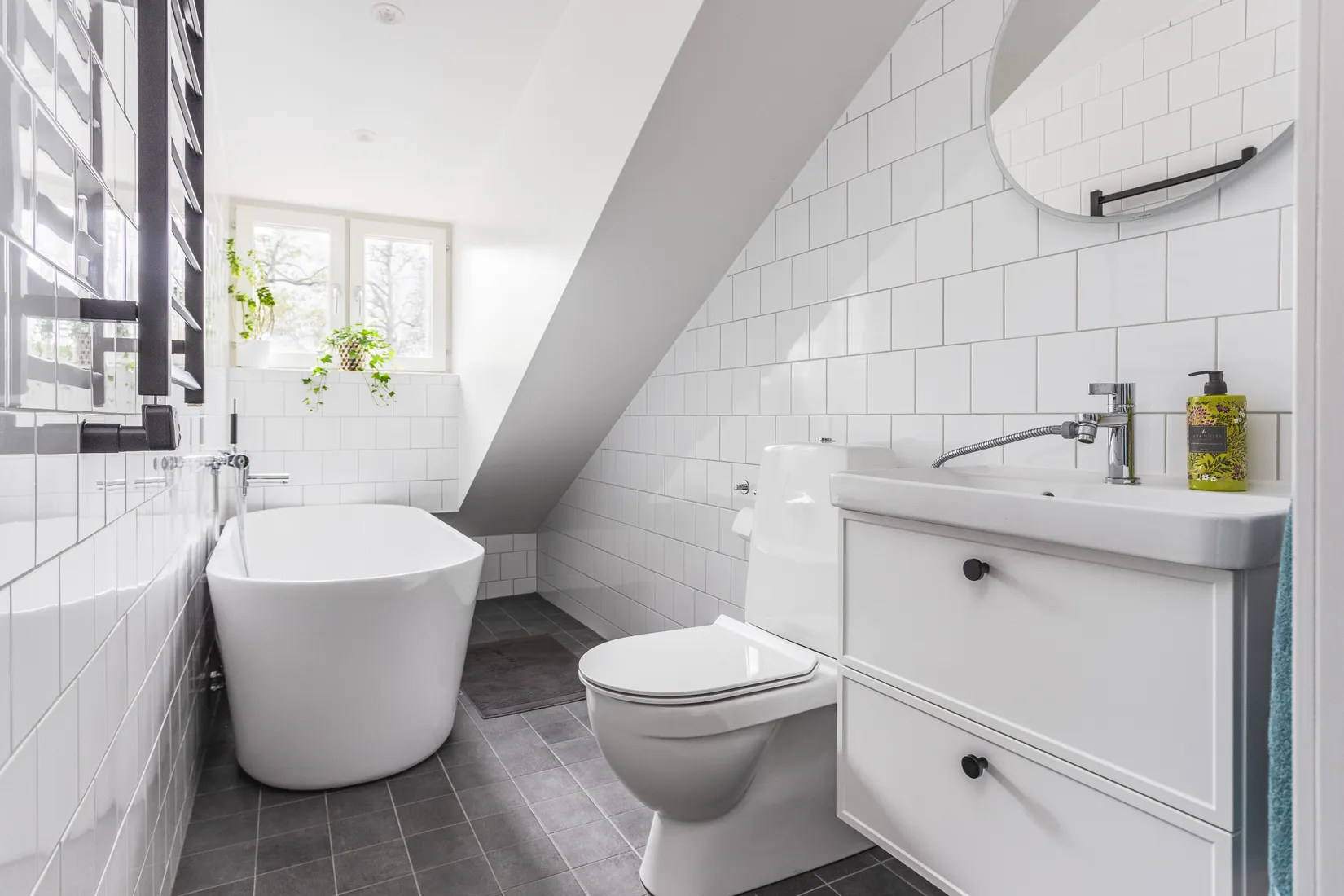 Bostadsrätt, Radhus, Rådans gårdsväg 60, Silverdal, Sollentuna