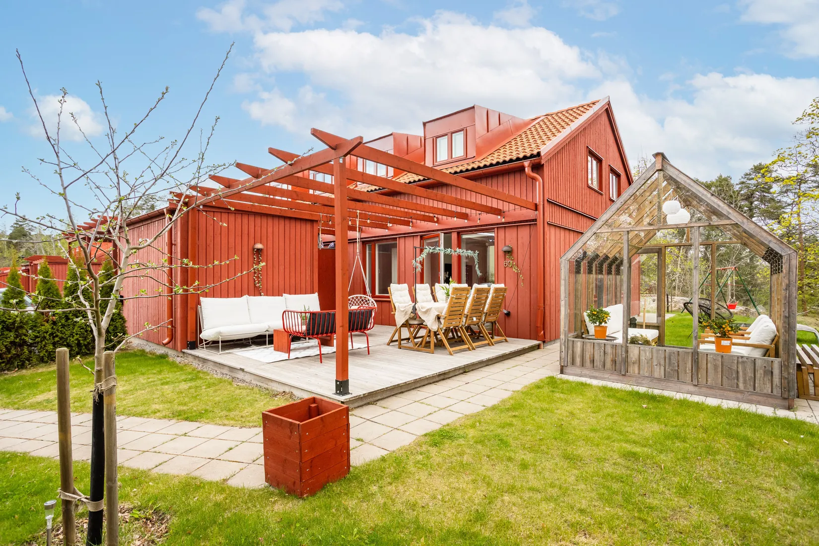 Bostadsrätt, Radhus, Rådans gårdsväg 60, Silverdal, Sollentuna