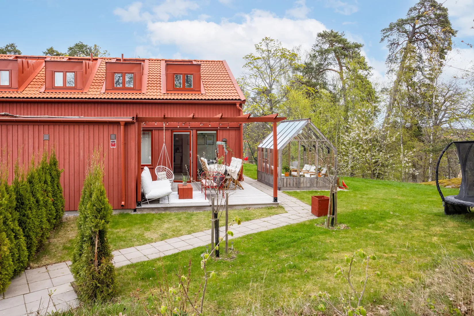 Bostadsrätt, Radhus, Rådans gårdsväg 60, Silverdal, Sollentuna
