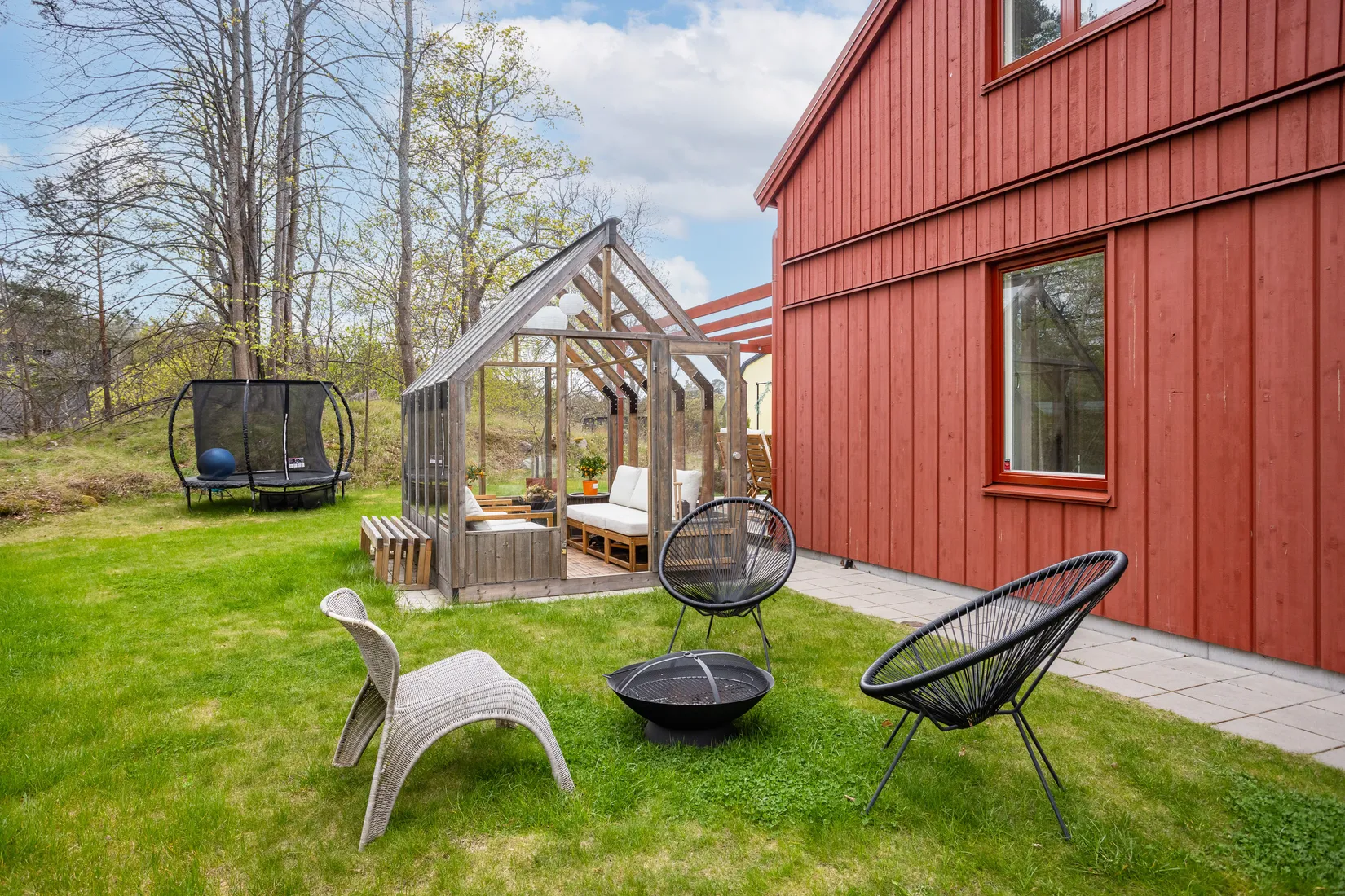 Bostadsrätt, Radhus, Rådans gårdsväg 60, Silverdal, Sollentuna