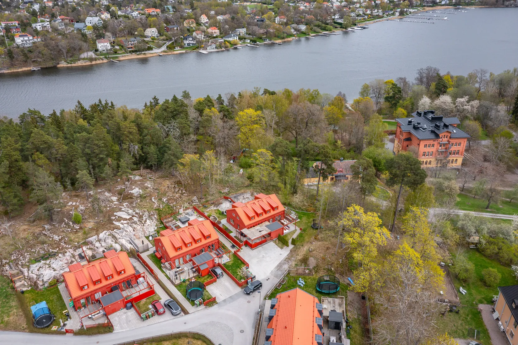 Bostadsrätt, Radhus, Rådans gårdsväg 60, Silverdal, Sollentuna