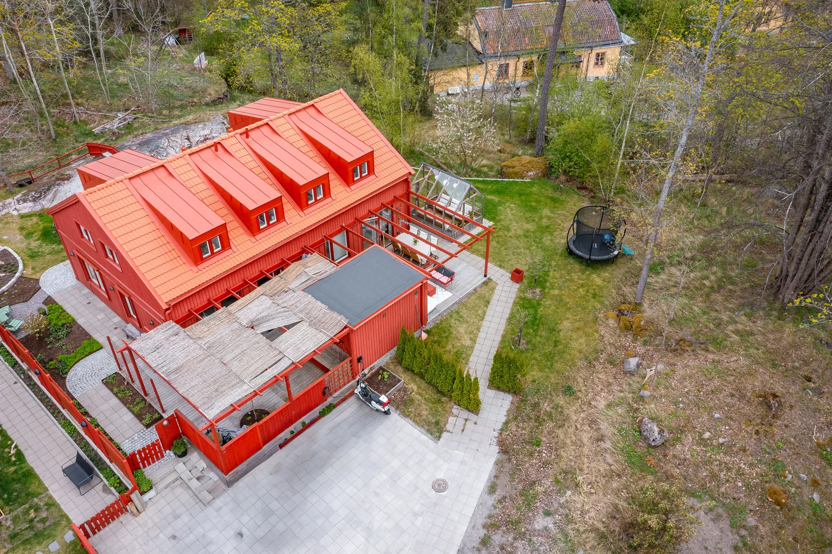 Bostadsrätt, Radhus, Rådans gårdsväg 60, Silverdal, Sollentuna