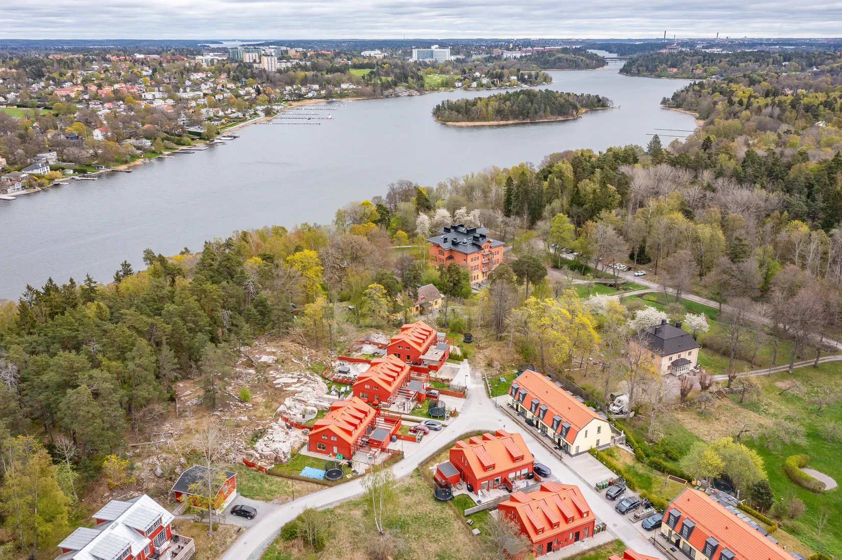Bostadsrätt, Radhus, Rådans gårdsväg 60, Silverdal, Sollentuna