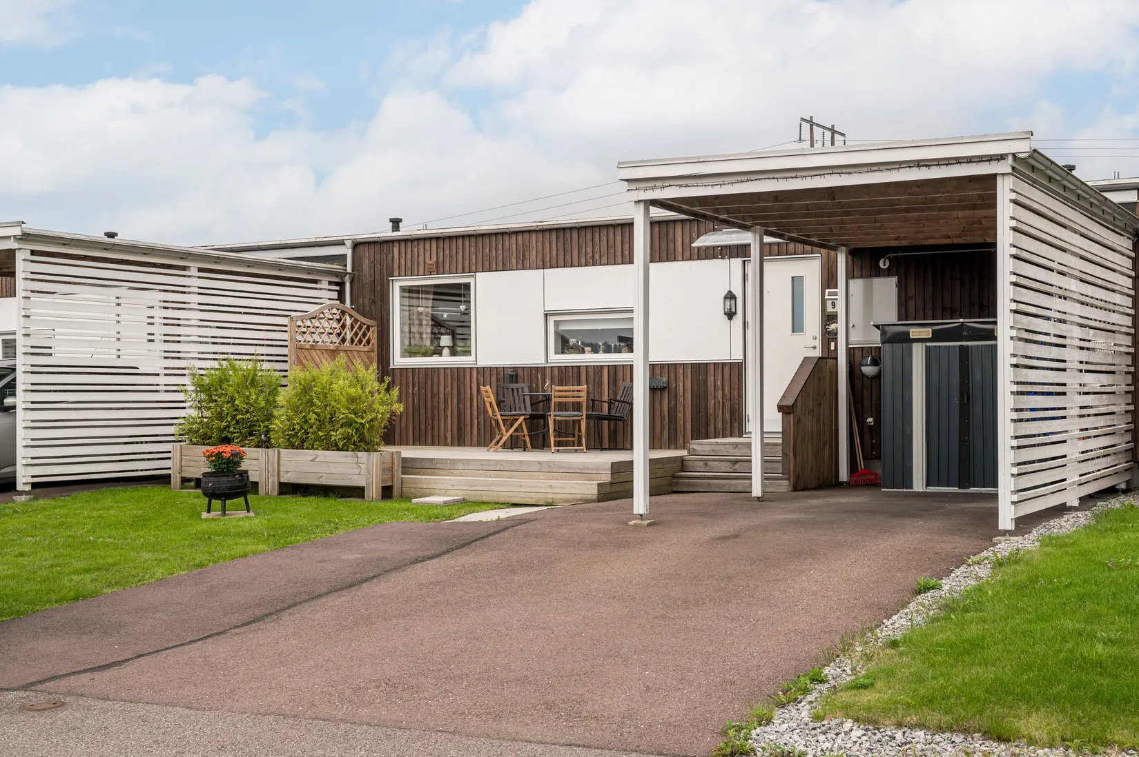 Villa, Radhus, Ängskällevägen 9, Kil