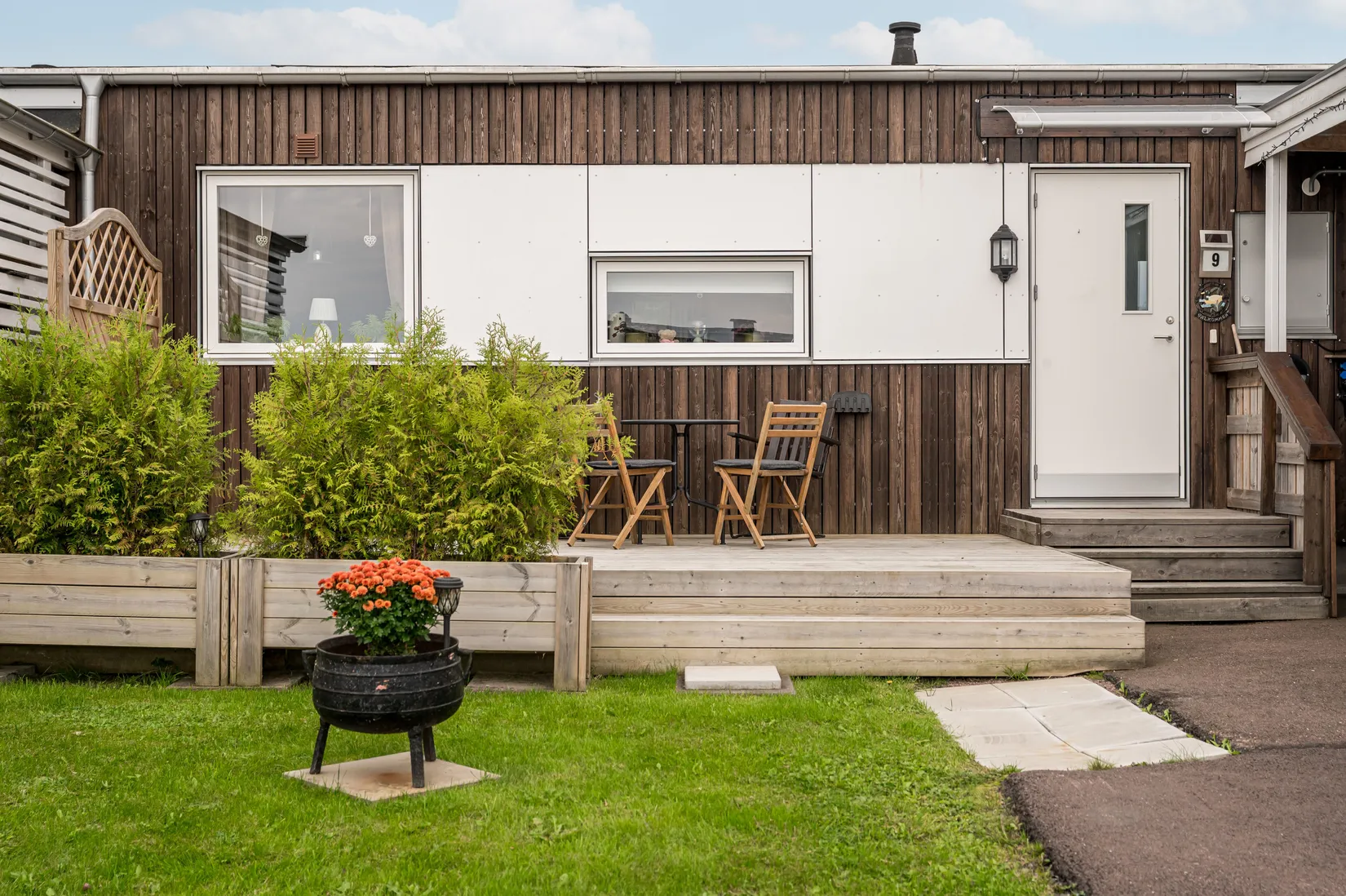 Villa, Radhus, Ängskällevägen 9, Kil