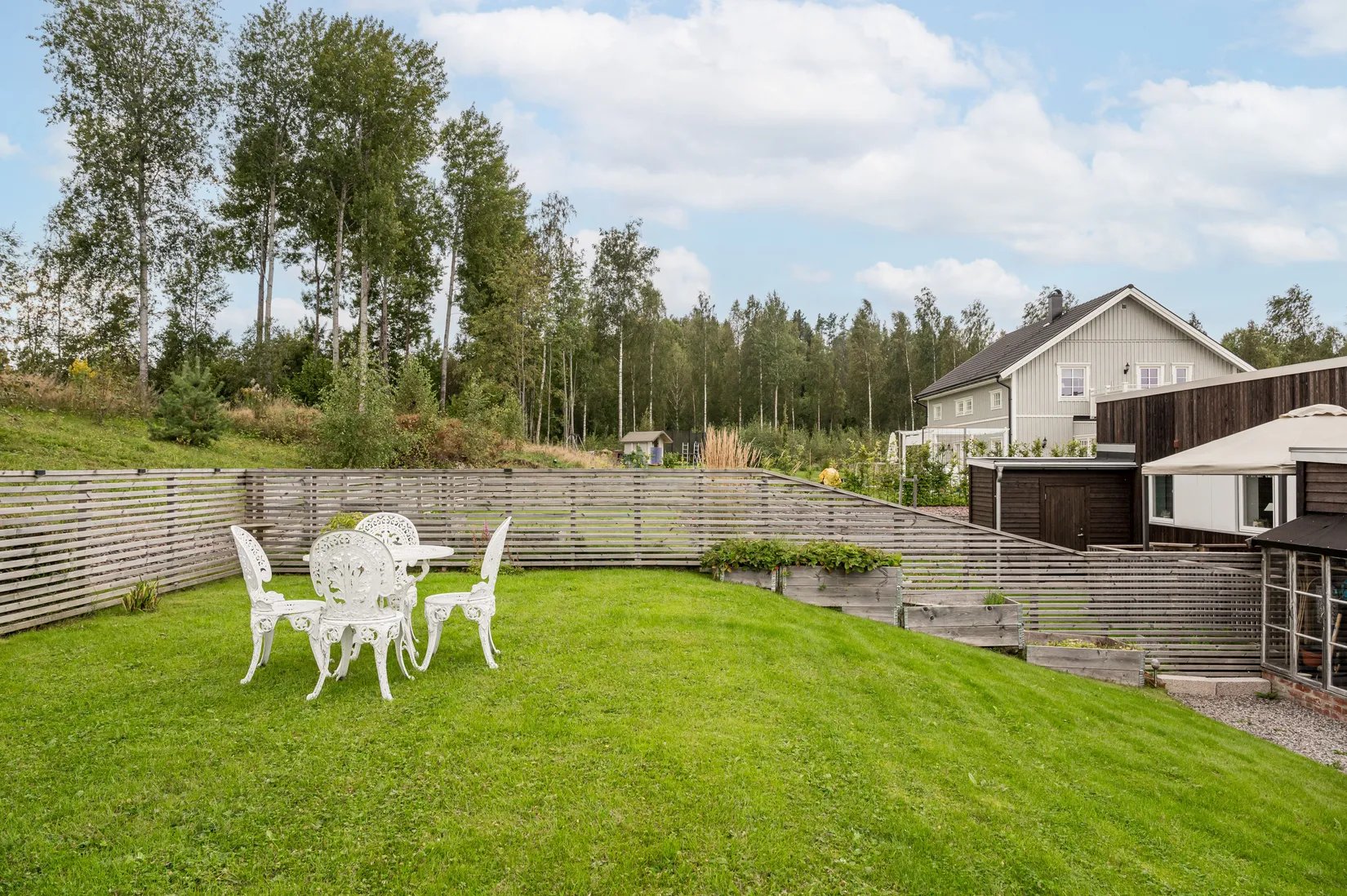 Villa, Radhus, Ängskällevägen 9, Kil