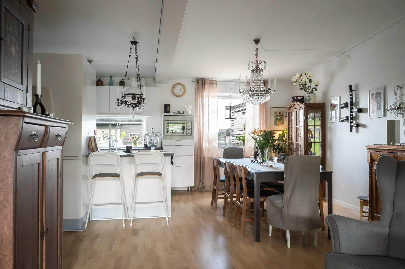 Villa, Radhus, Ängskällevägen 9, Kil