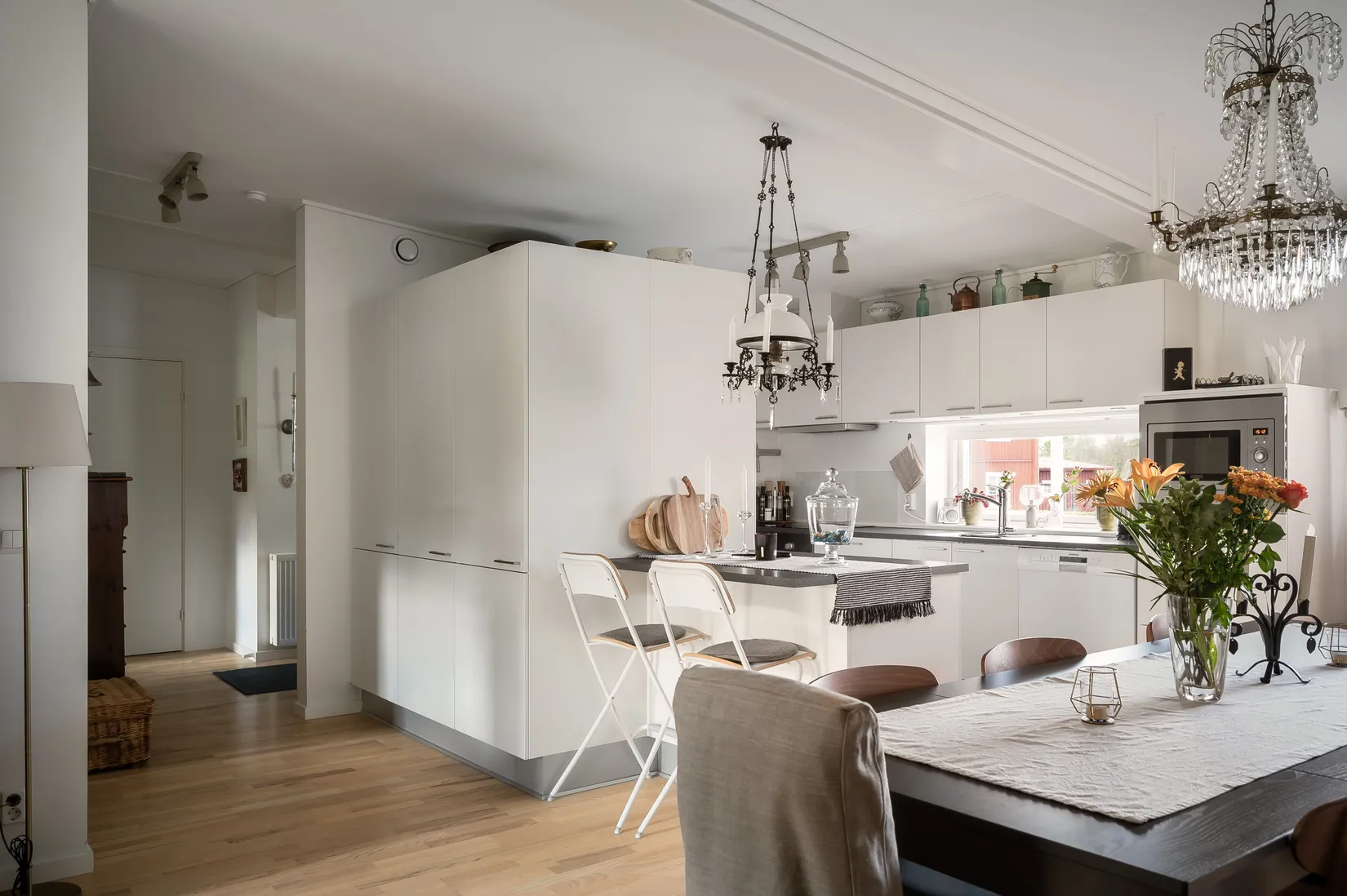 Villa, Radhus, Ängskällevägen 9, Kil