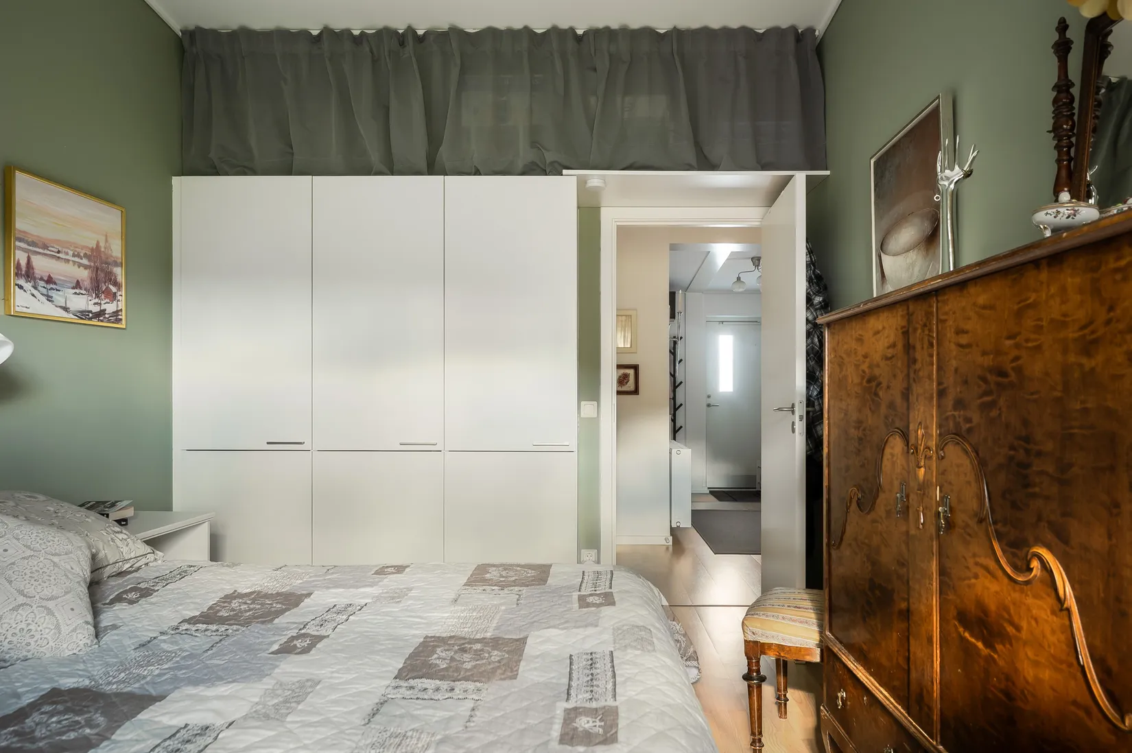 Villa, Radhus, Ängskällevägen 9, Kil