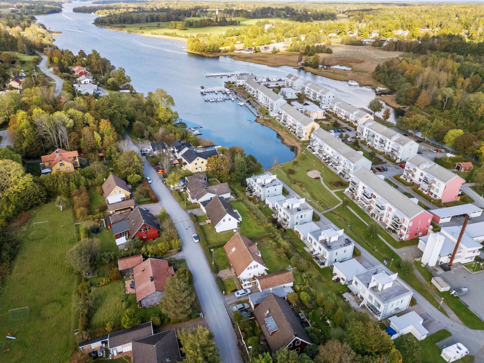 Villa, Kanalvägen 4, Centrala Älmsta, Norrtälje