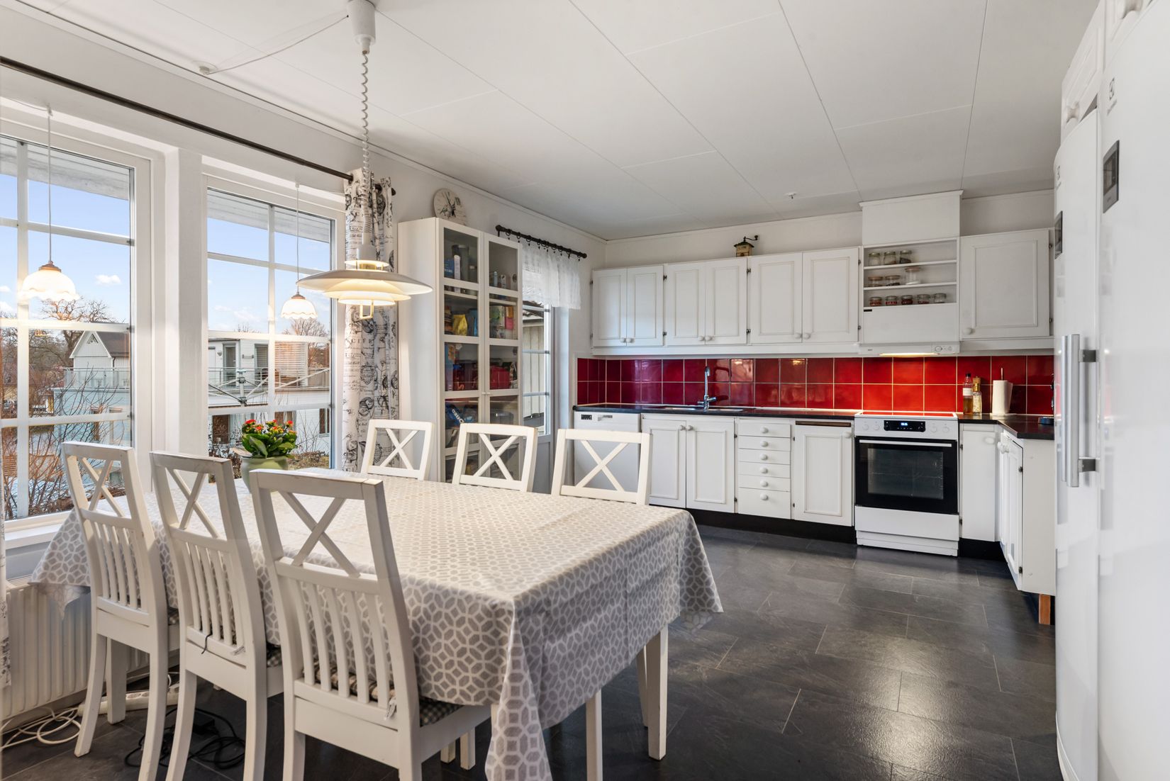 Villa, Kanalvägen 4, Centrala Älmsta, Norrtälje