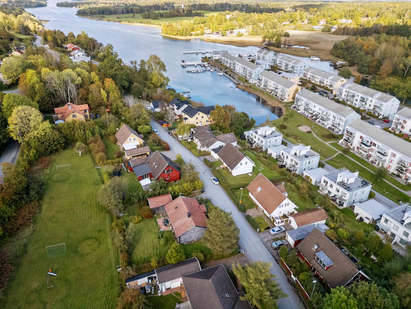 Villa, Kanalvägen 4, Centrala Älmsta, Norrtälje