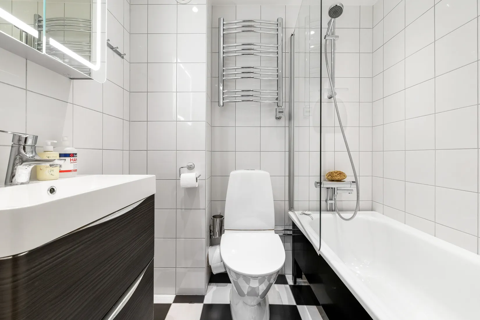 Bostadsrätt, Radhus, Sörgårdsvägen 123, Åkersberga Centralt, Österåker