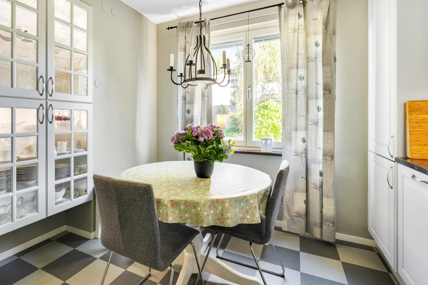 Bostadsrätt, Radhus, Sörgårdsvägen 123, Åkersberga Centralt, Österåker