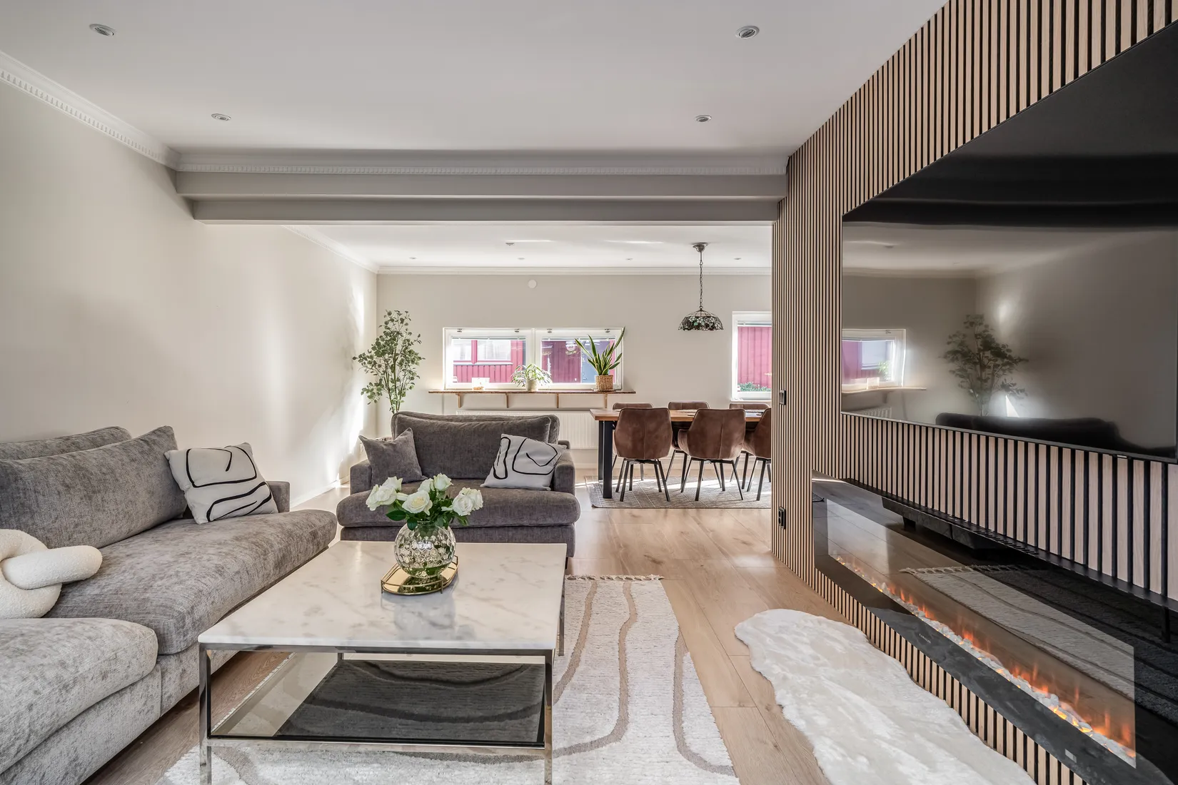 Radhus, Myrstuguvägen 95, Myrstuguberget, Huddinge