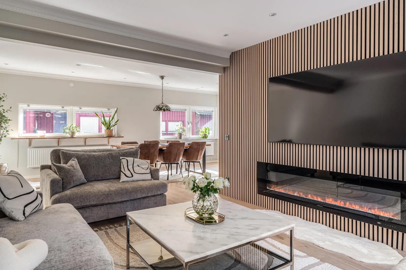 Radhus, Myrstuguvägen 95, Myrstuguberget, Huddinge