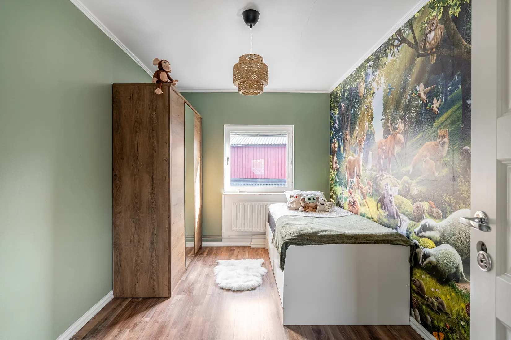Radhus, Myrstuguvägen 95, Myrstuguberget, Huddinge