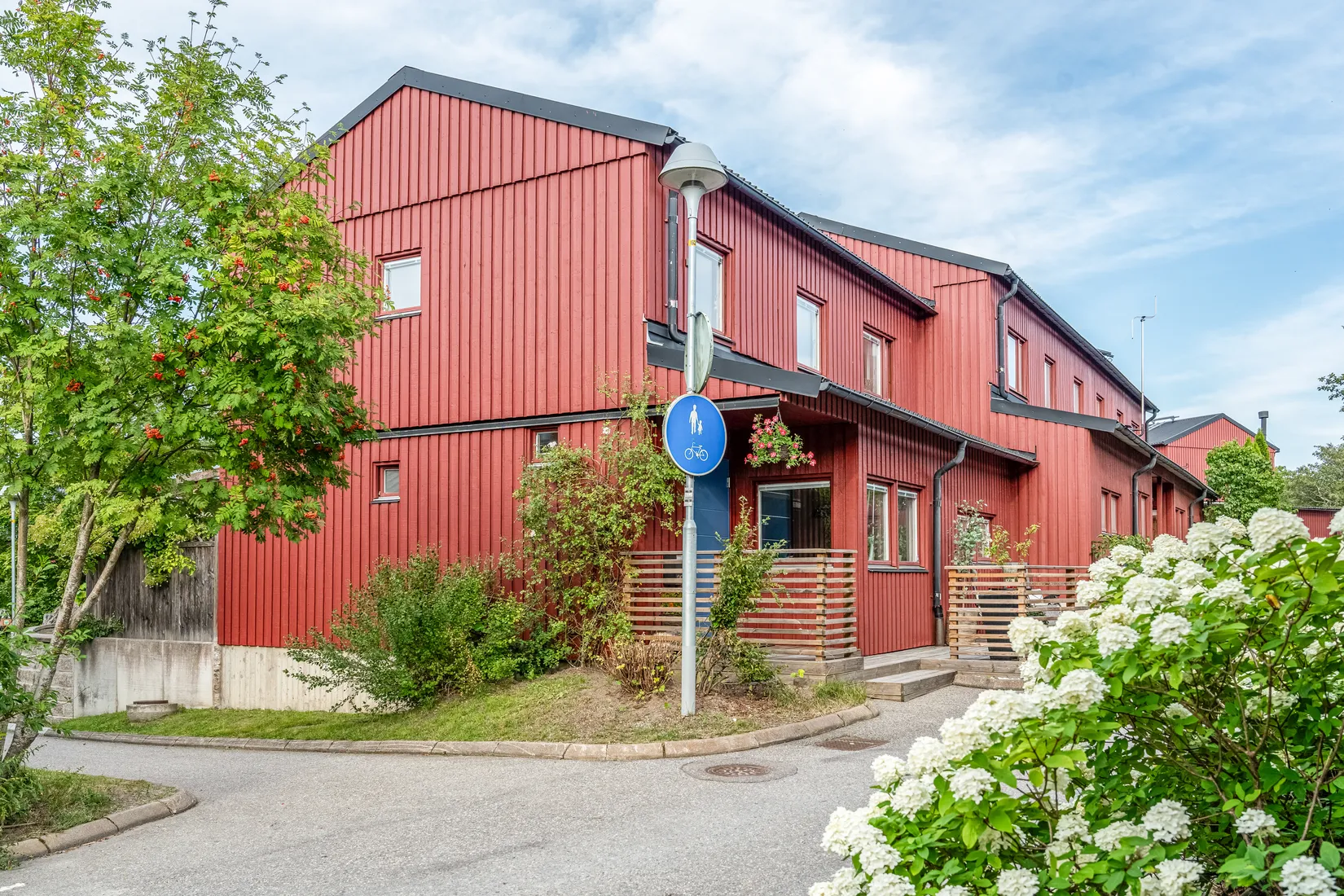 Radhus, Myrstuguvägen 95, Myrstuguberget, Huddinge