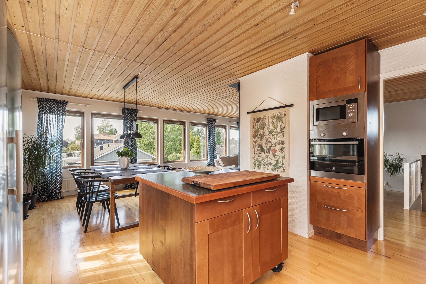 Villa, Långbergsgatan 25, Skiftinge, Eskilstuna