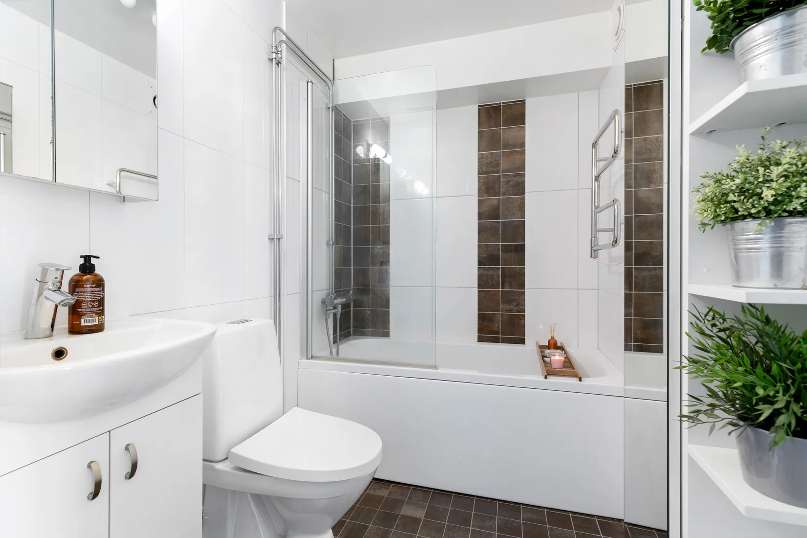 Bostadsrätt, Radhus, Huldregränd 22, Rotsunda, Sollentuna