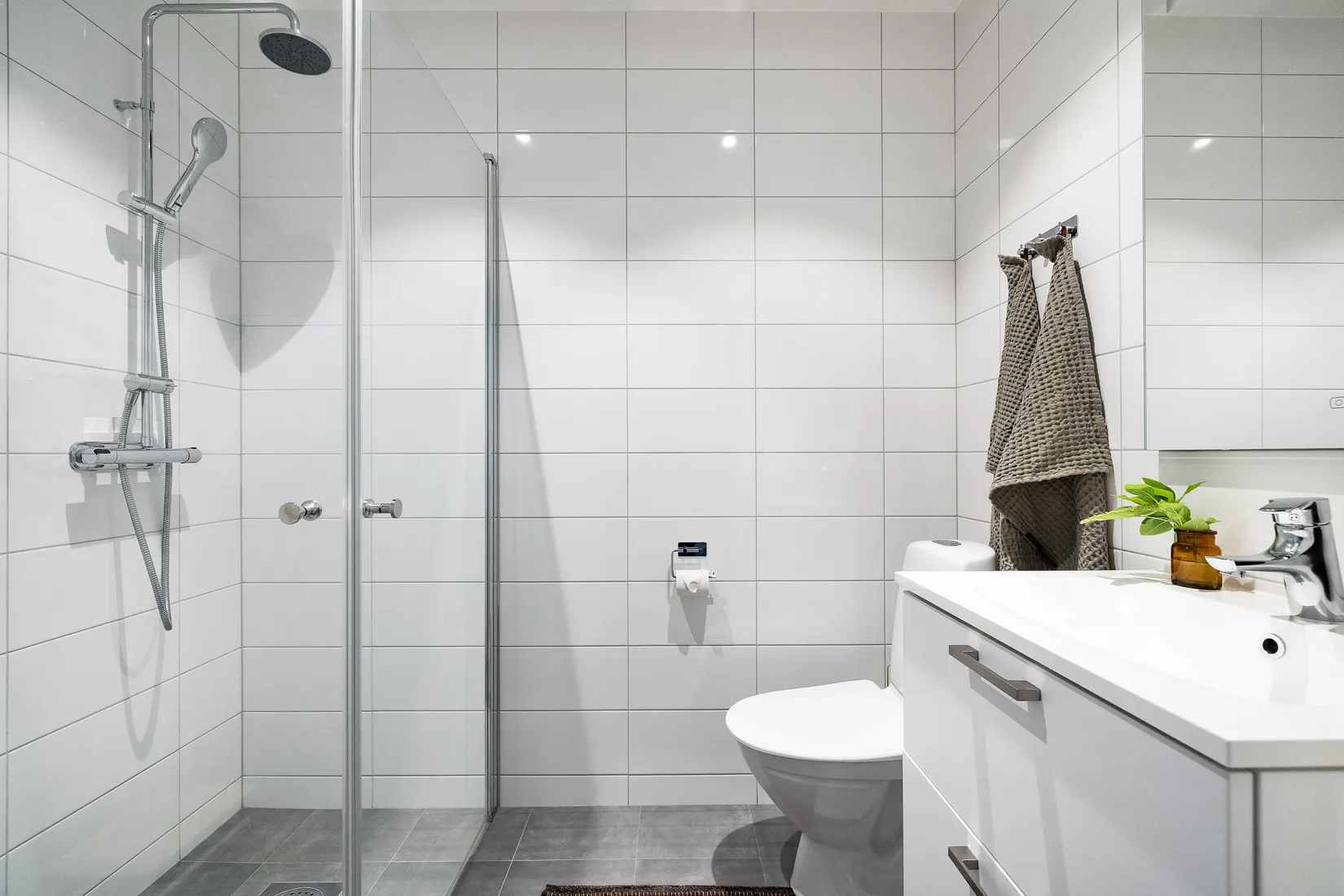 Bostadsrätt, Radhus, Hasselbacksvägen 3F, Lanna, Lekeberg