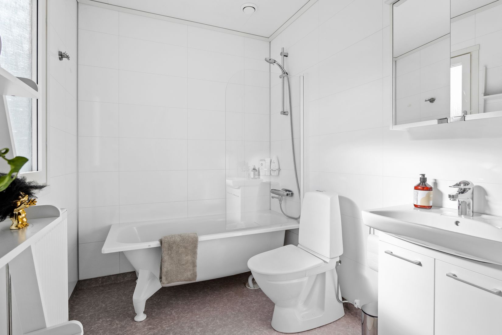 Villa, Kullängen 4C, Ekskogen- Kårsta, Vallentuna