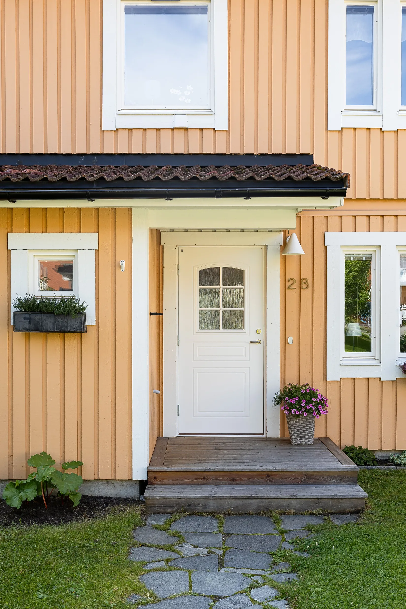 Radhus, Ottfjällsvägen 28, Nedre Torvalla, Östersund