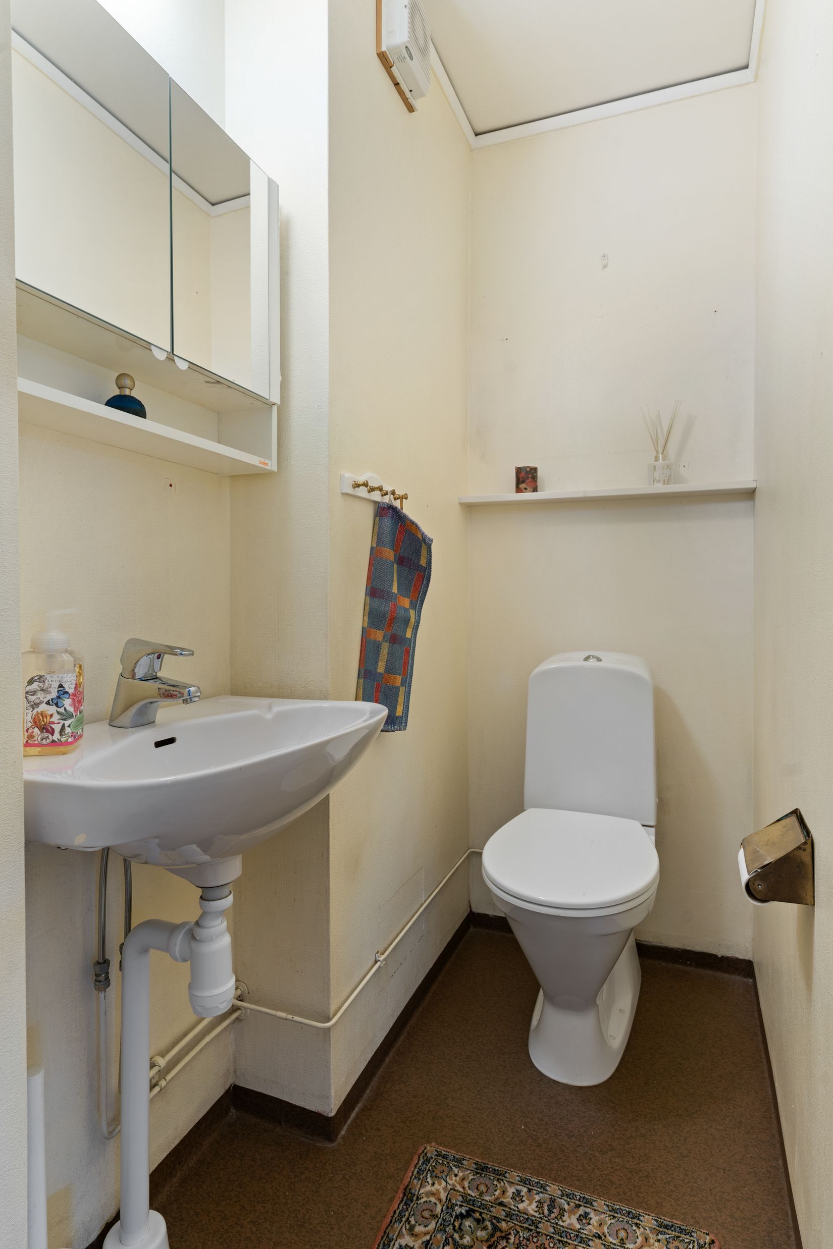 Villa, Radhus, Hellstedtsgatan 2B, Sveaplan/Lasarettsområdet, Eskilstuna