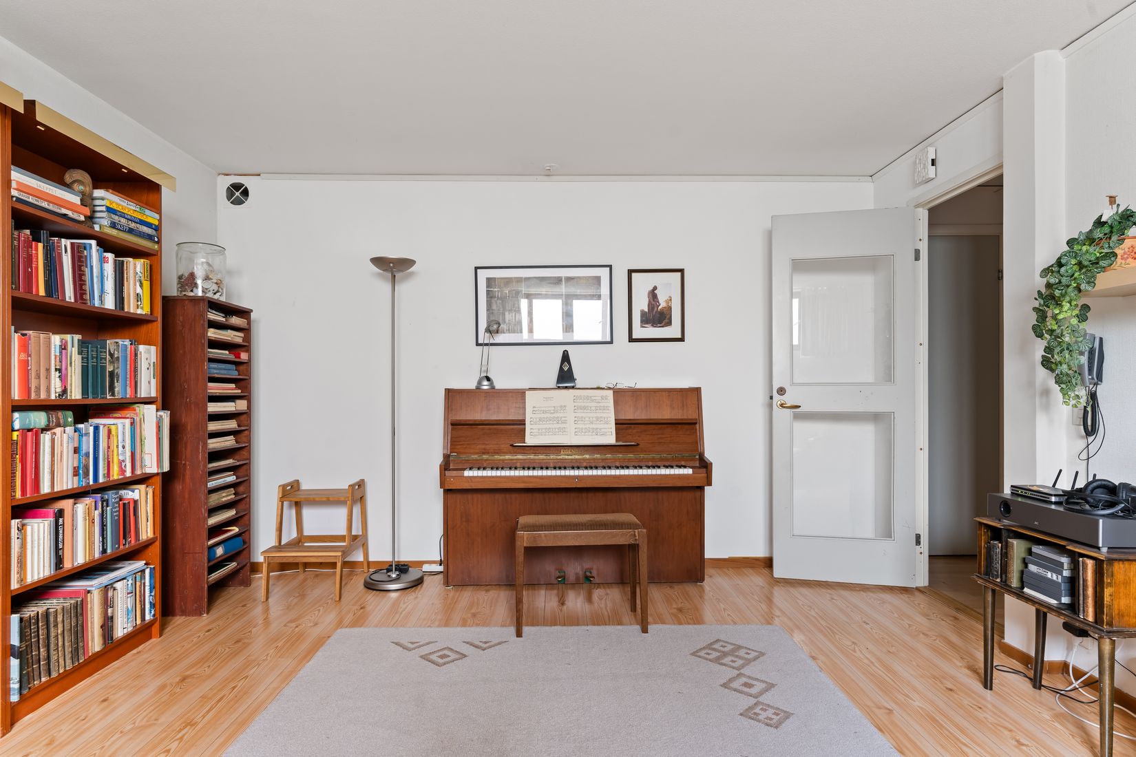 Villa, Radhus, Hellstedtsgatan 2B, Sveaplan/Lasarettsområdet, Eskilstuna