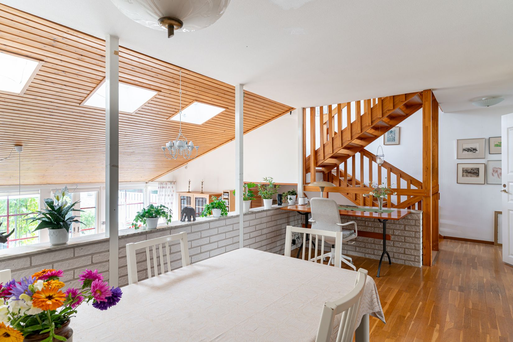 Villa, Radhus, Hellstedtsgatan 2B, Sveaplan/Lasarettsområdet, Eskilstuna