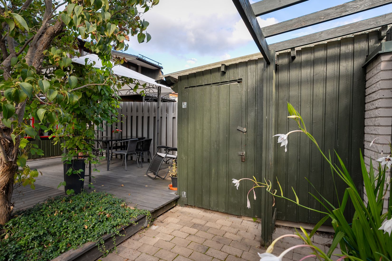 Villa, Radhus, Hellstedtsgatan 2B, Sveaplan/Lasarettsområdet, Eskilstuna