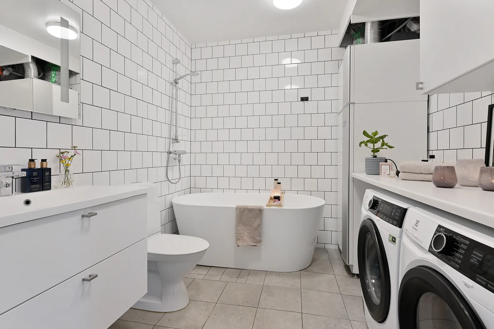 Radhus, Friggaslingan 27, Skälby, Järfälla