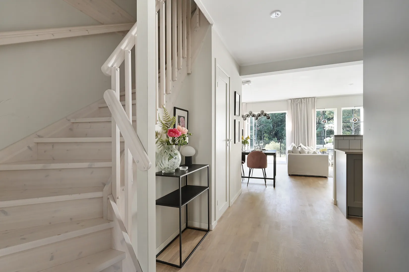 Radhus, Friggaslingan 27, Skälby, Järfälla