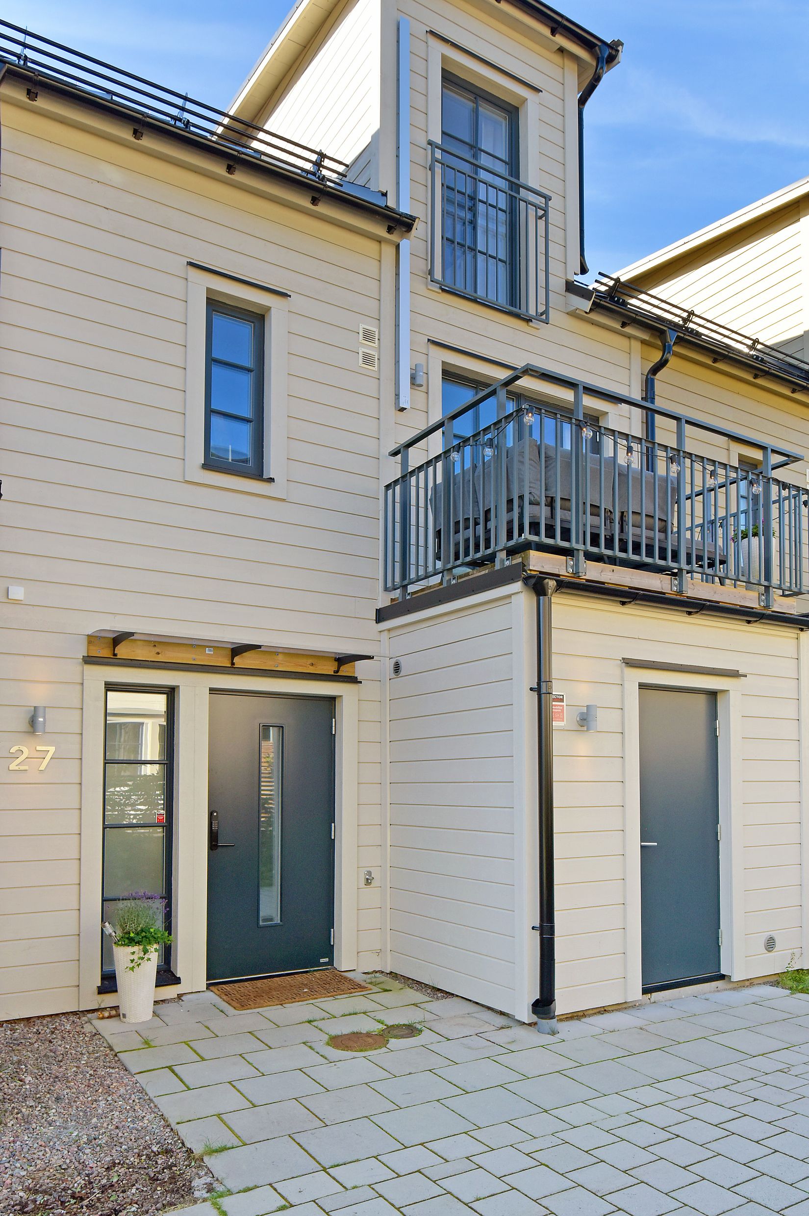 Bostadsrätt, Radhus, Friggaslingan 27, Skälby, Järfälla