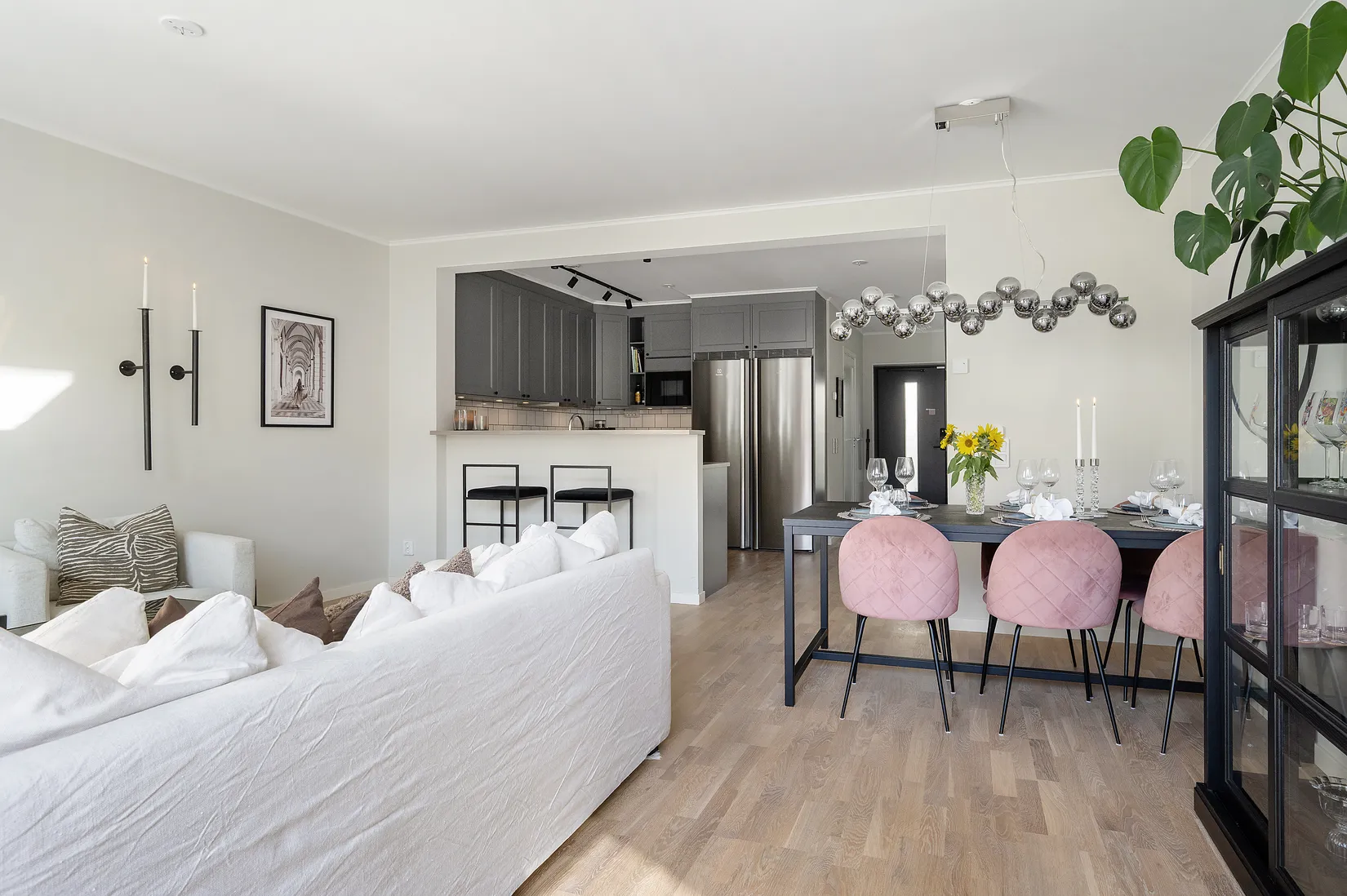 Radhus, Friggaslingan 27, Skälby, Järfälla