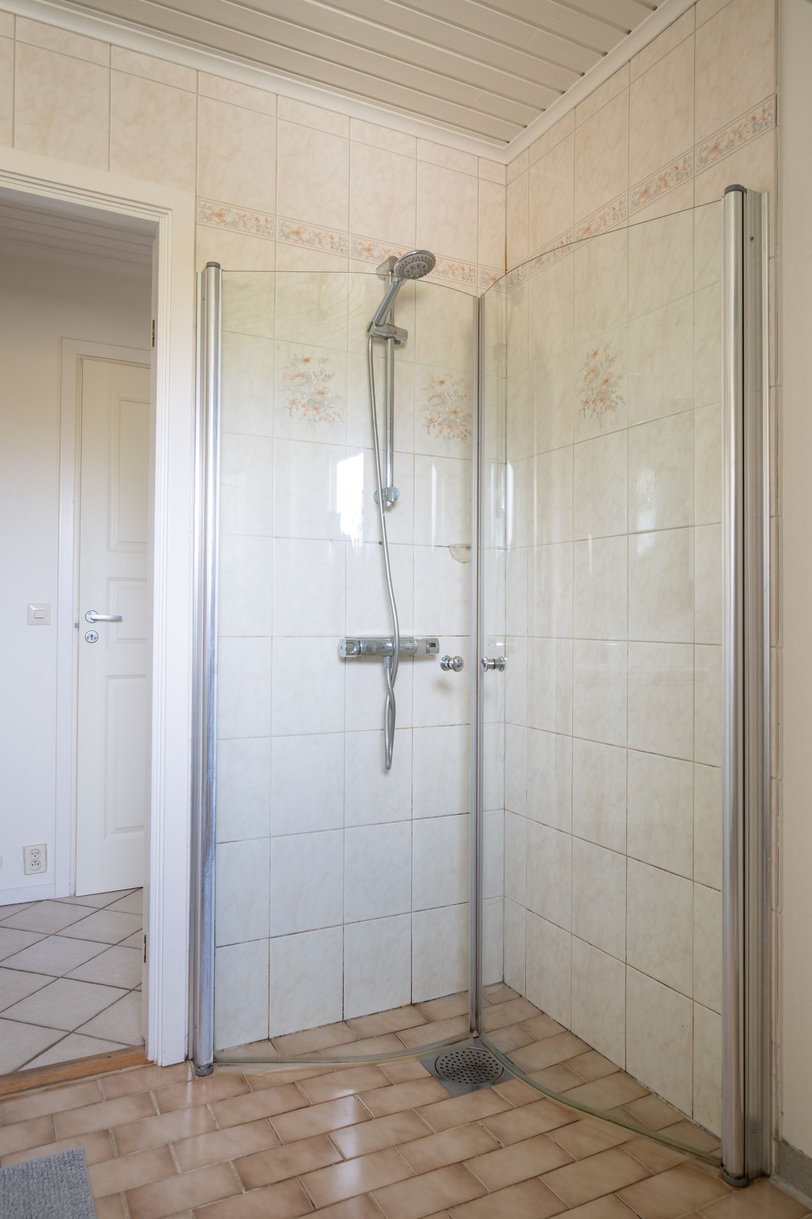 Villa, Korsbacksvägen 1, Björnlunda tätort, Gnesta