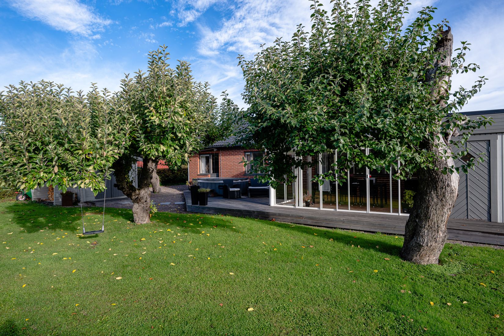 Villa, Korsbacksvägen 1, Björnlunda tätort, Gnesta